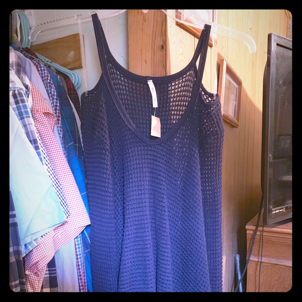Boutique Cold-Shoulder top